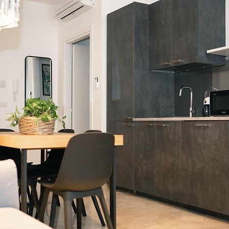 Black Marble - Design Apartment Μπάρι Εξωτερικό φωτογραφία