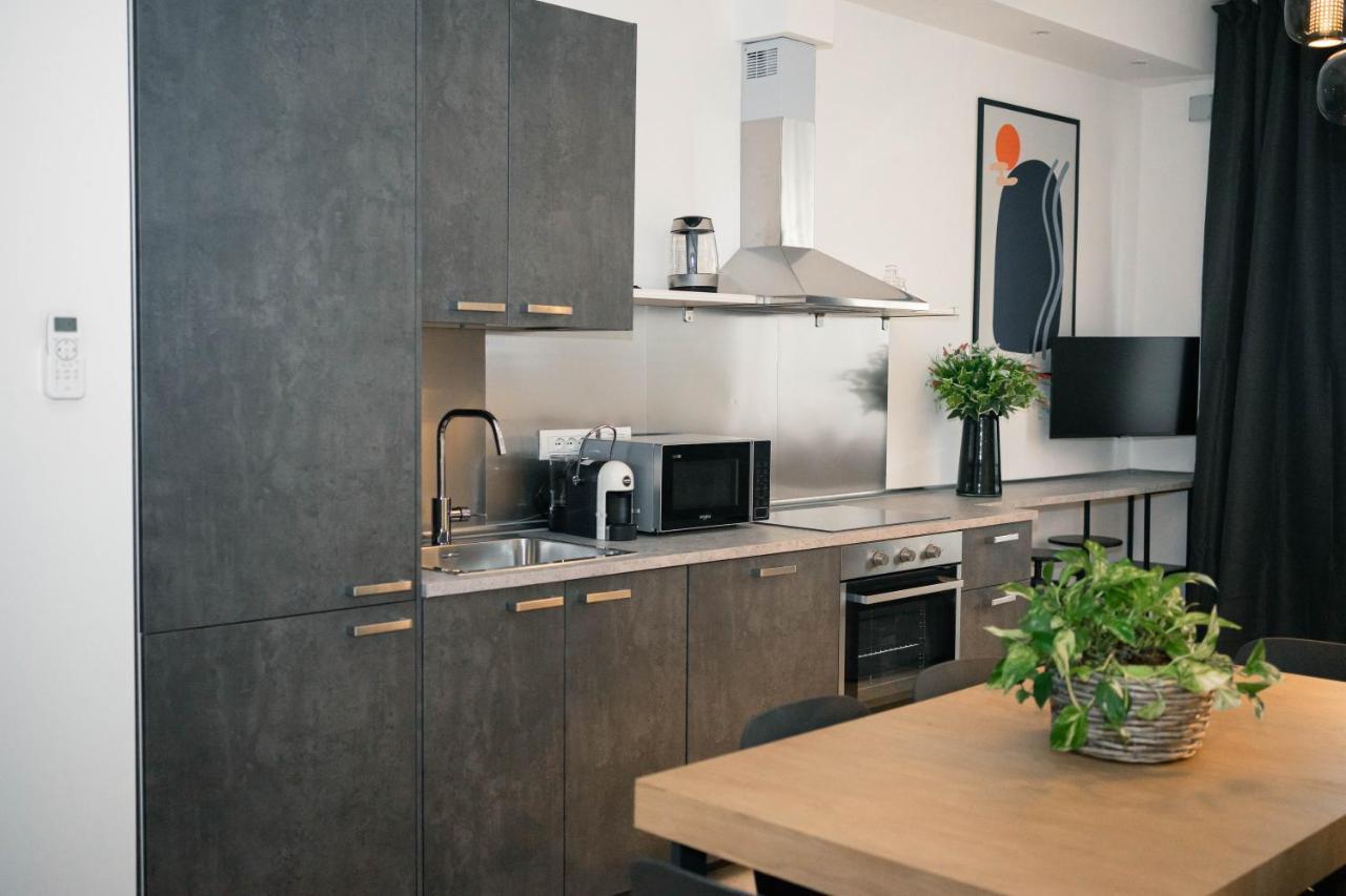Black Marble - Design Apartment Μπάρι Εξωτερικό φωτογραφία