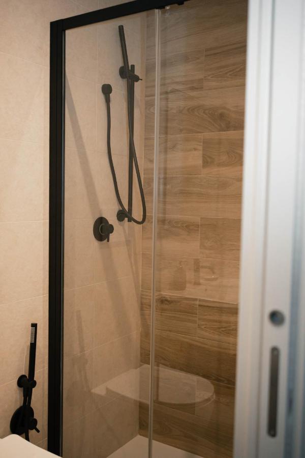 Black Marble - Design Apartment Μπάρι Εξωτερικό φωτογραφία