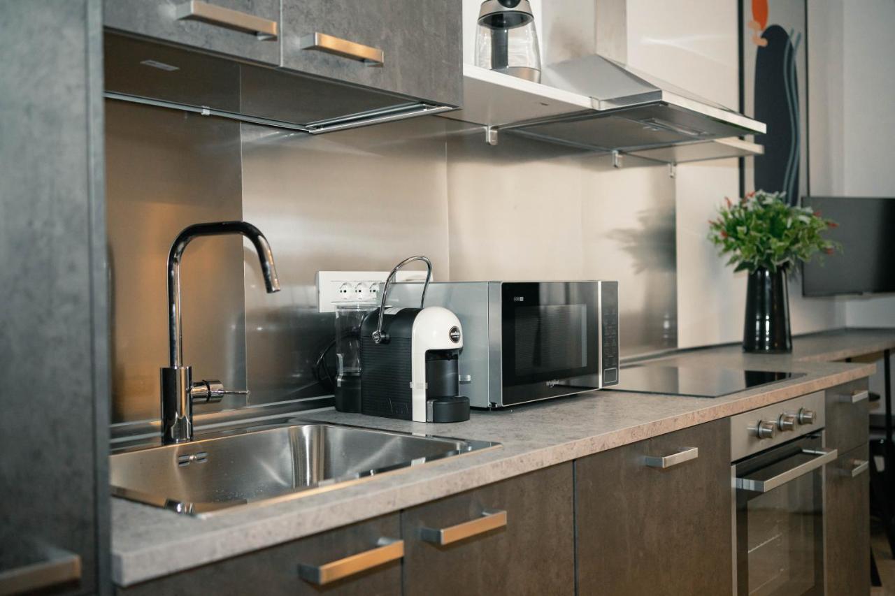 Black Marble - Design Apartment Μπάρι Εξωτερικό φωτογραφία
