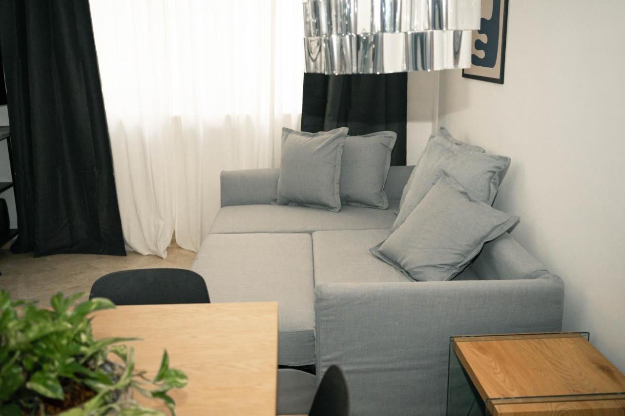 Black Marble - Design Apartment Μπάρι Εξωτερικό φωτογραφία